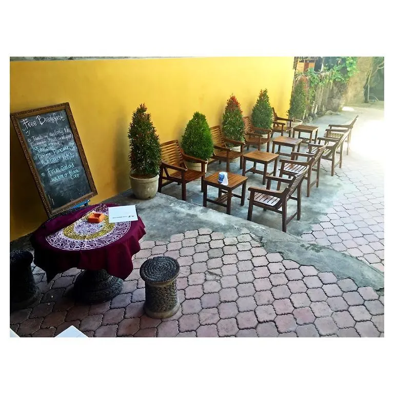 Gora Beach Inn Kuta  2*, Kuta (Bali) Indonesia