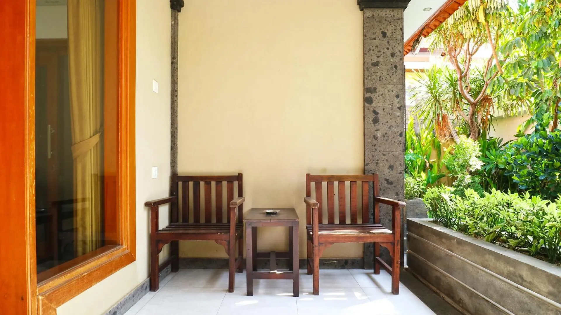 Gora Beach Inn Kuta  2*, Kuta (Bali) Indonesia